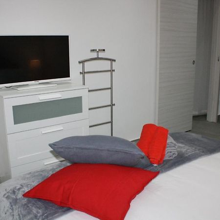 Domus Emiliae Apartment คาตาเนีย ภายนอก รูปภาพ